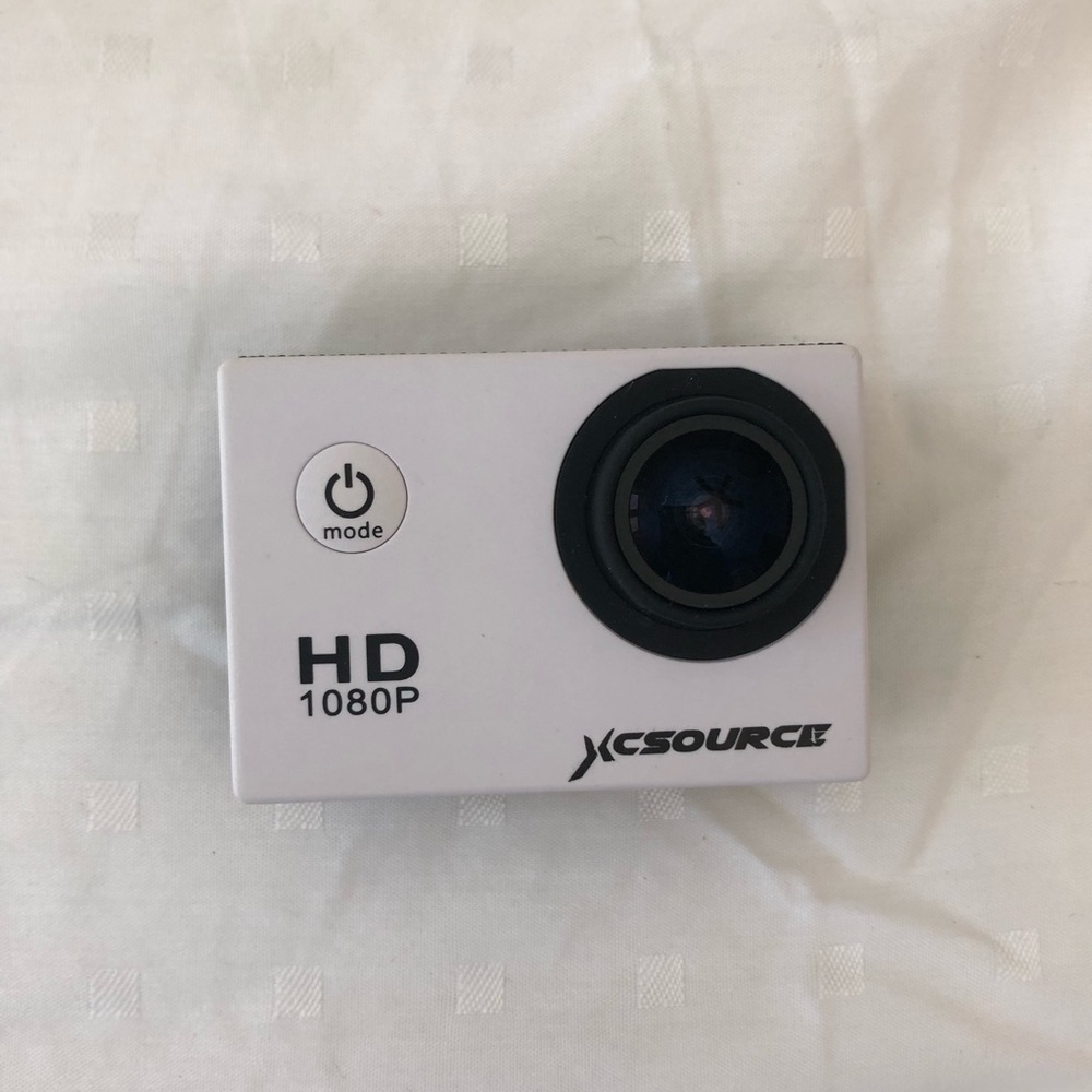 Action Camera With Waterproof Case - image 2